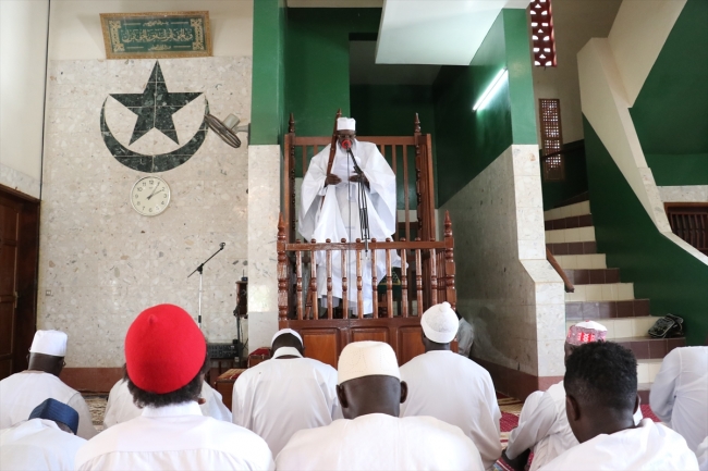 Atlas Okyanusu kıyısındaki İlahiyat Camii'nde "beyaz cuma" geleneği